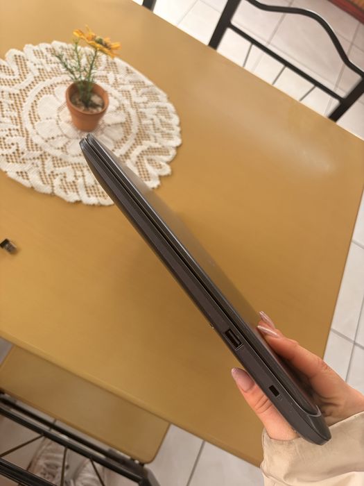 ASUS X507M 15.6” / SSD 256GB / 4GB RAM / Отлично състояние