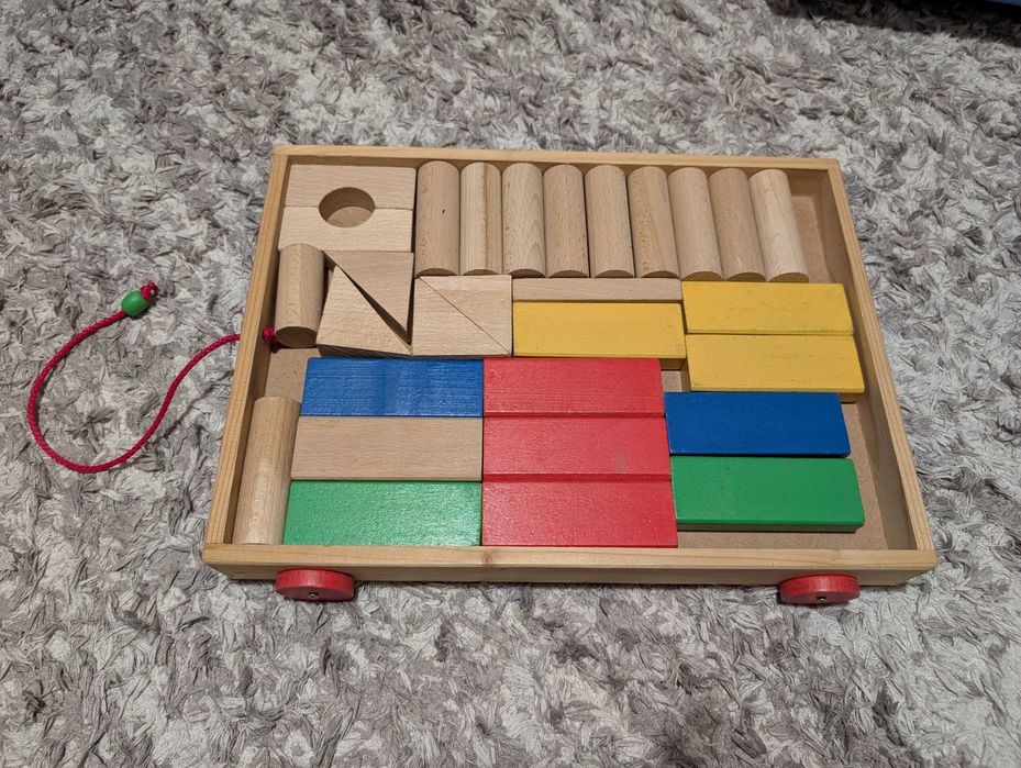 Blocuri de construcție din lemn