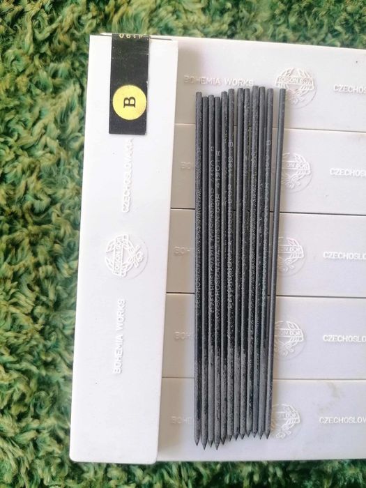 Графитени писци В