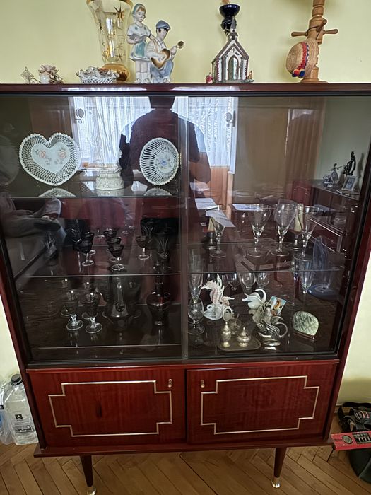 Donez diverse corpuri de mobilier