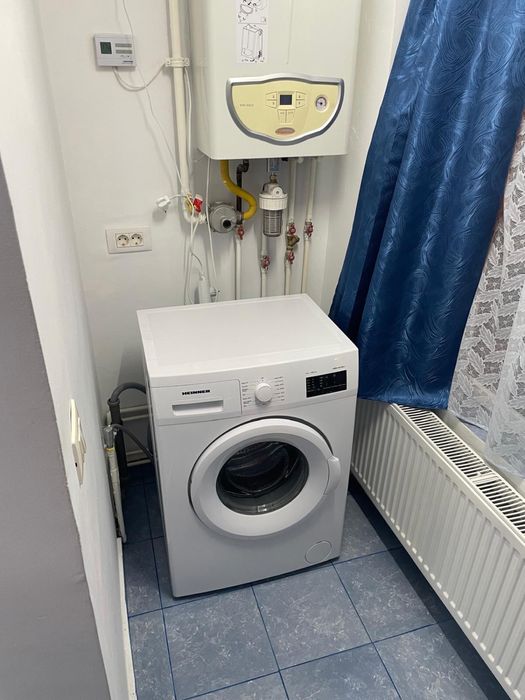 închiriez garsoniera