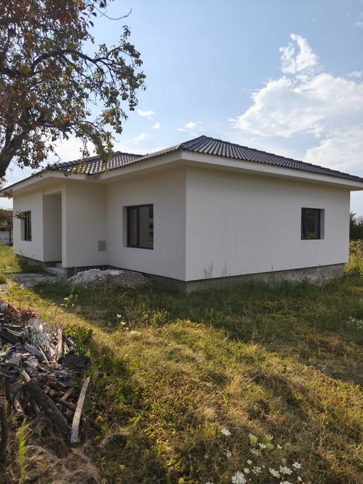 Casa noua de vanzare