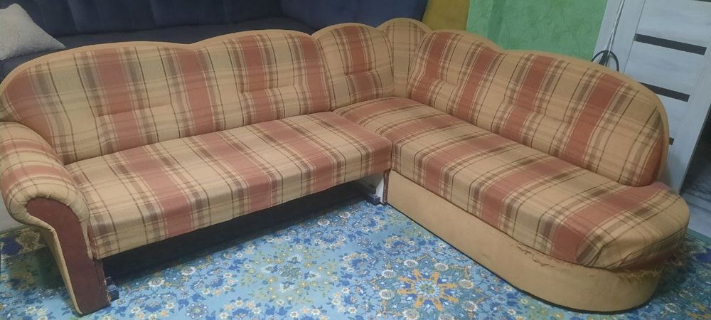 Продам мягкий диван-уголок с креслом пр-во Турция. Недорого, жду предл