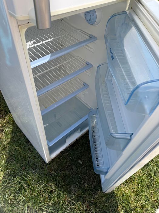 Vând Frigider Arctic