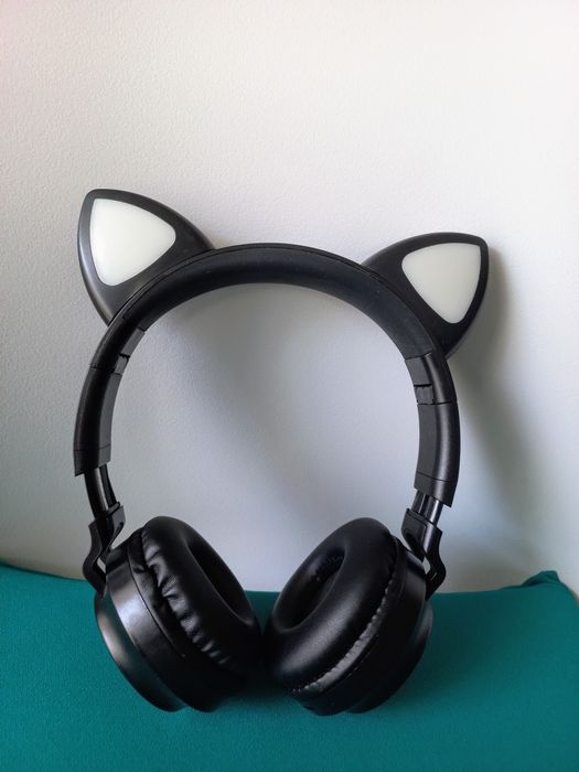 Casti wireless Over-Ear, urechi de pisica cu jocuri de lumini