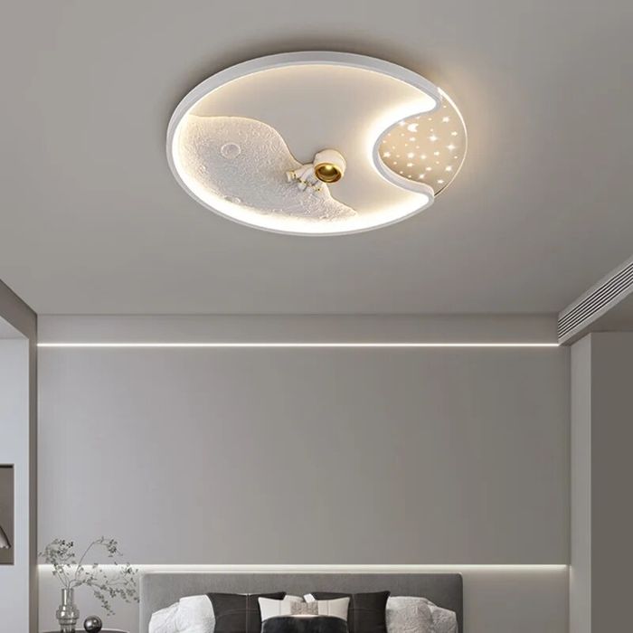 Люстра косманавт.