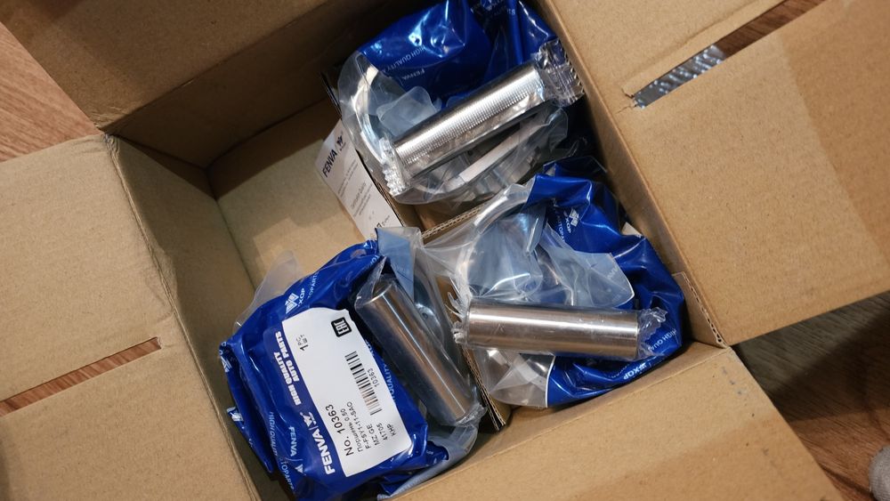 Продам поршни, новые.