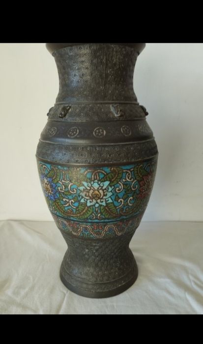 2 vaze japoneze vechi, bronz și email cloisonné, Meiji, 33 cm