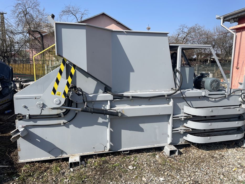 Presa de balotat folie carton pet