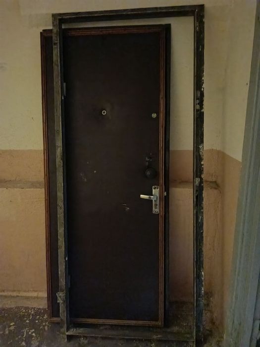 Продам дверь  бу