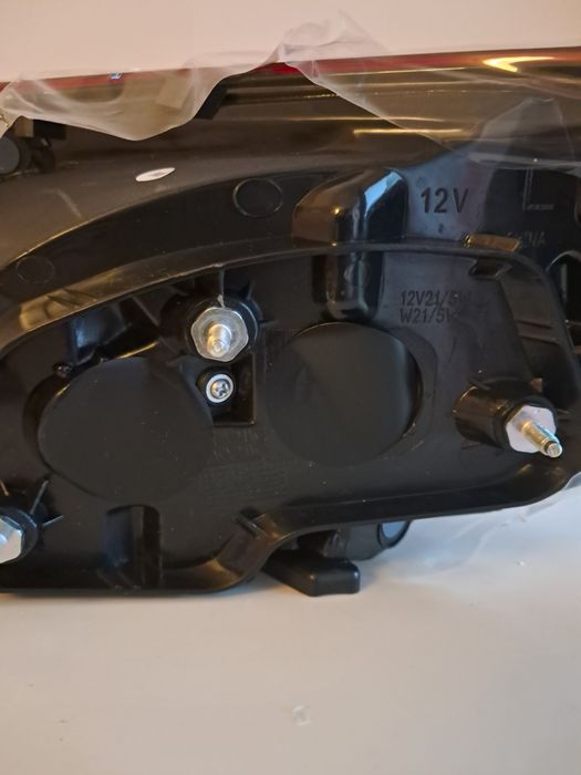 Заден ляв стоп Мазда3