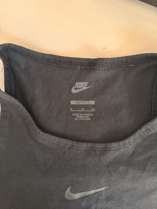 Дамски топ Nike