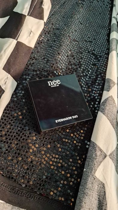 Дамска риза L с подарък сенки за грим