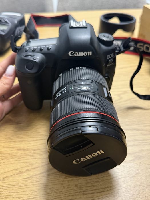 Canon EOS 5D Mark IV + obiective L + blitz – Kit profesional