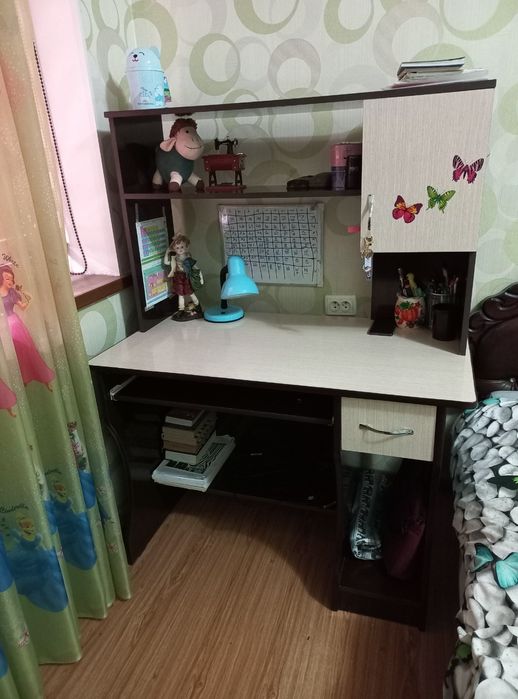 Компьютер столи сотилади.