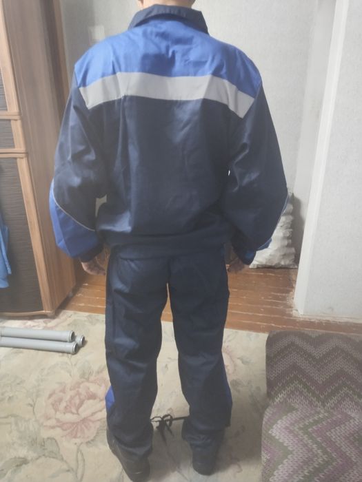 Продам спецодежду летнию новая