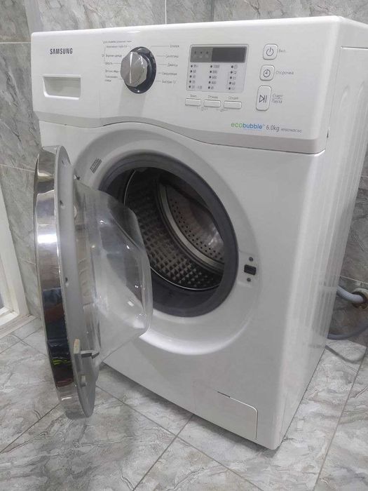 Недорого в полностью рабочем состоянии Samsung Eco Bubble 6 Kg