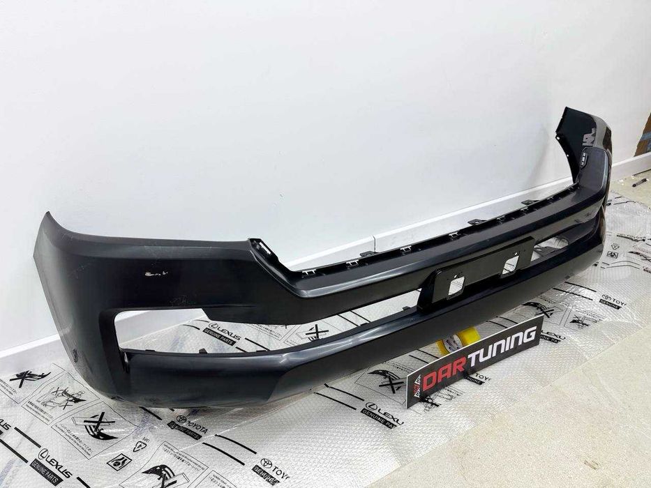 Передний бампер подоригинал Toyota LC 200