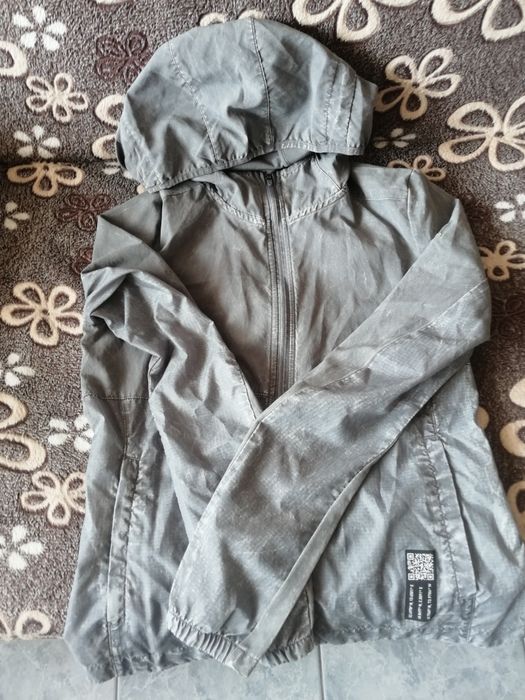 Анорак оригинален на adidas.