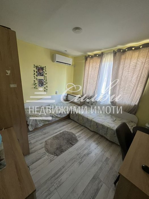 Тристаен апартамент - кв.Тракия!