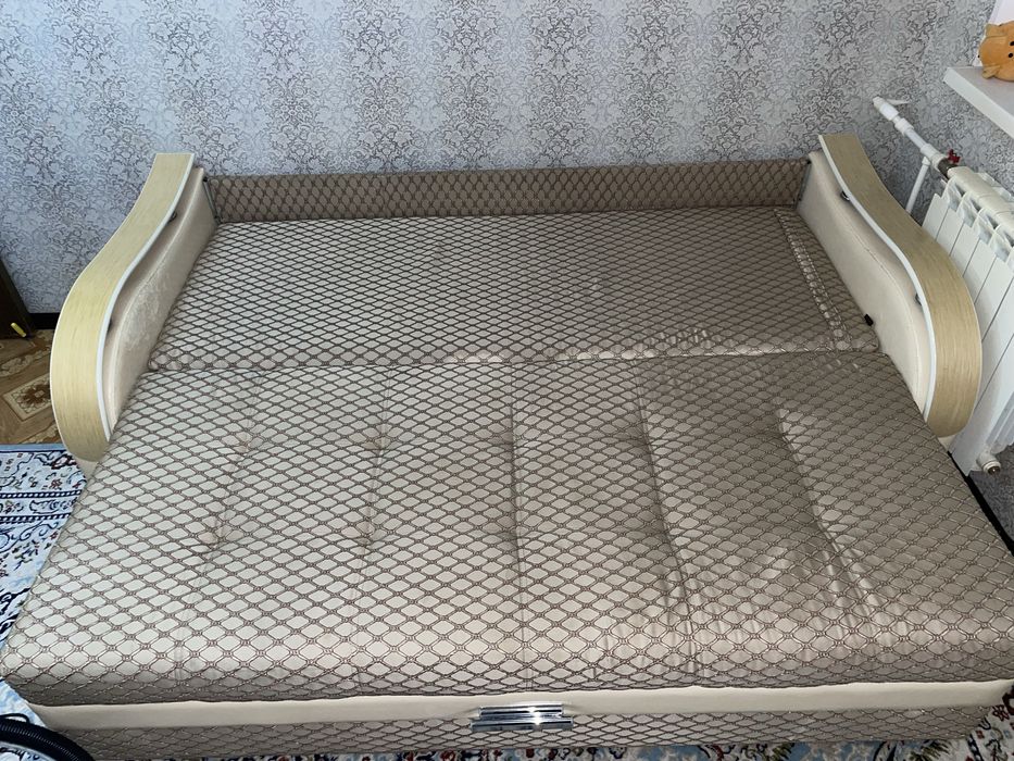 Диван және жұмсақ мебель химчисткасы