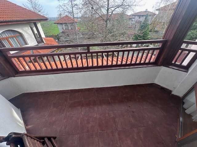 Самостоятелна къща с две спални и басейн в к-с „Vineyards Resort“