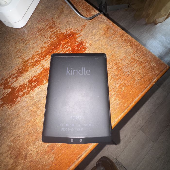 Amazon Kindle  d01100 6 дюймов Wi-Fi