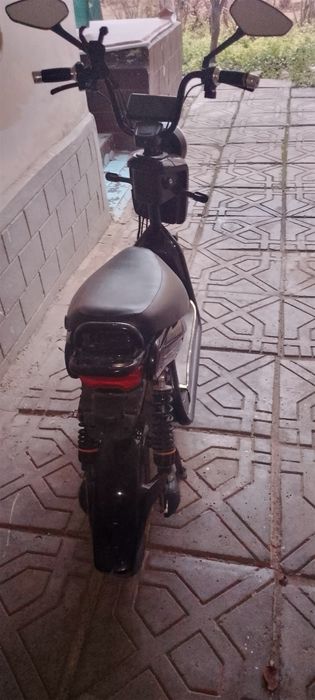 Moped yahshi holatda
