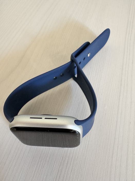Apple watch SE 2  44mm чисто нов !