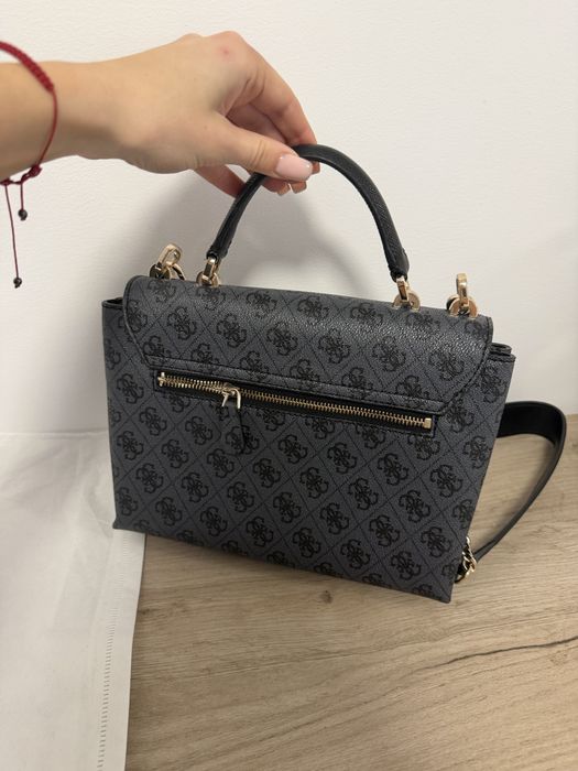 Оригинална дамска чанта guess