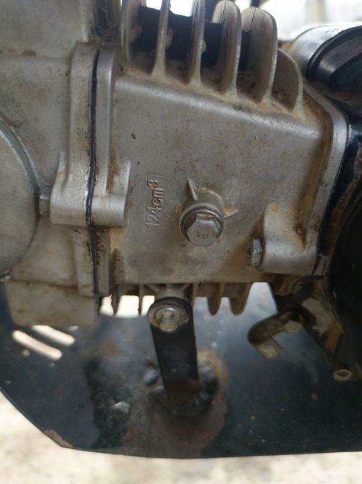 Dezmembrez Motor Cross (citiți descrierea)