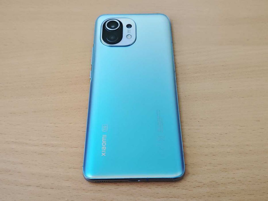 Xiaomi Mi 11, 8гб, 256гб, 6,81инча Amoled, 108мп камера, 4600mah