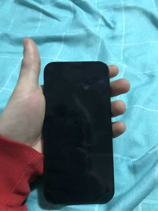 Vand iphone 13 urgent