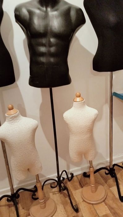 Срочно продам маникены б/у. Детские.