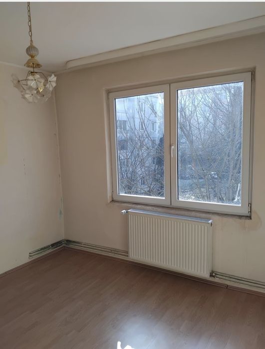 Vand apartament 2 camere confort 1 sporit, etaj 4, Banat, decomandat,Tudor zonă deosebită!