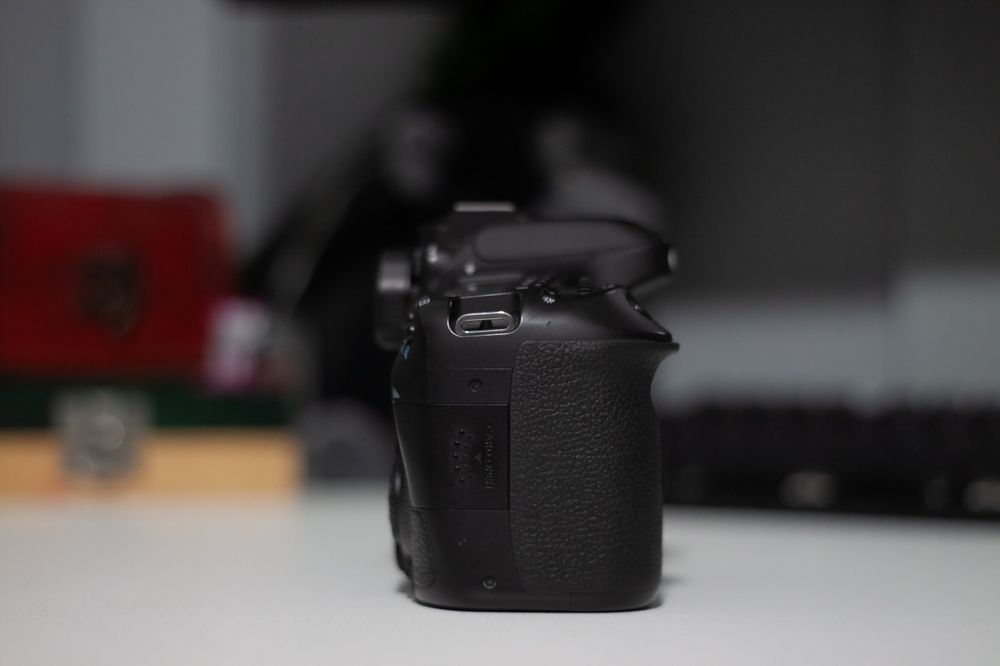 Cameră foto - Canon 80d