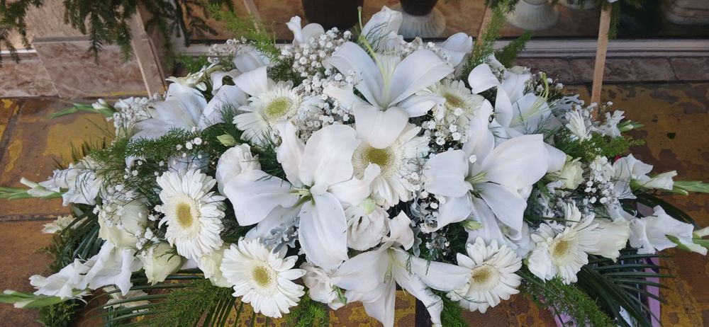 Доставка на цветя, венци за погребение