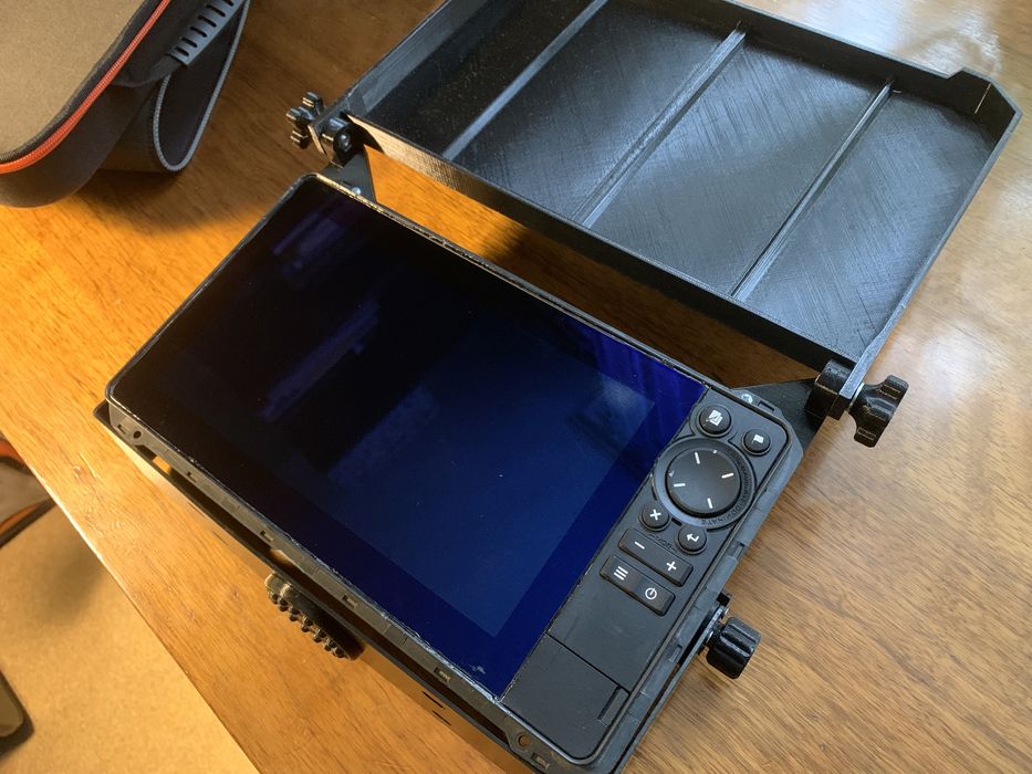 Эхолот-картплотер Lowrance HDS Live 9