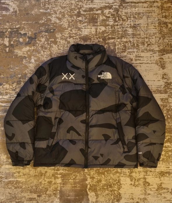 Geaca The north face x kaws