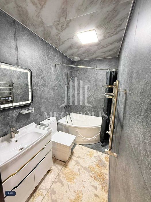 Buxoro, 7-mikrorayonda 3 xonali kvartira arzon narxda sotiladi.№510