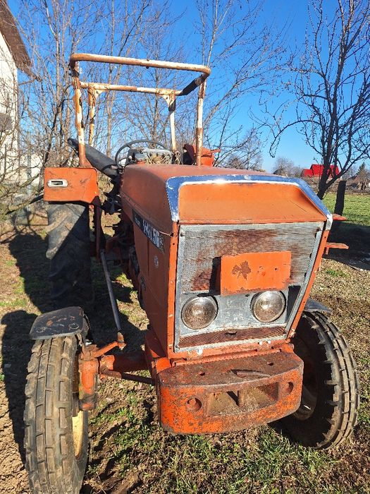 Tractor Renault 56 import Germania motor stricat spart