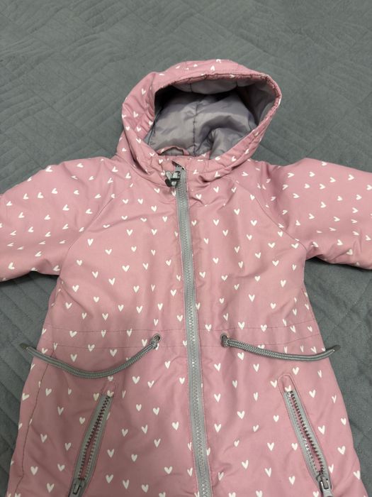 Продам куртку на девочку весна
