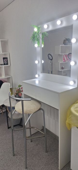 Сдается стол бровиста визажиста