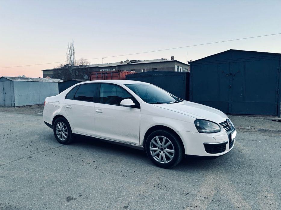 Продается машина Volkswagen jetta 2010 г