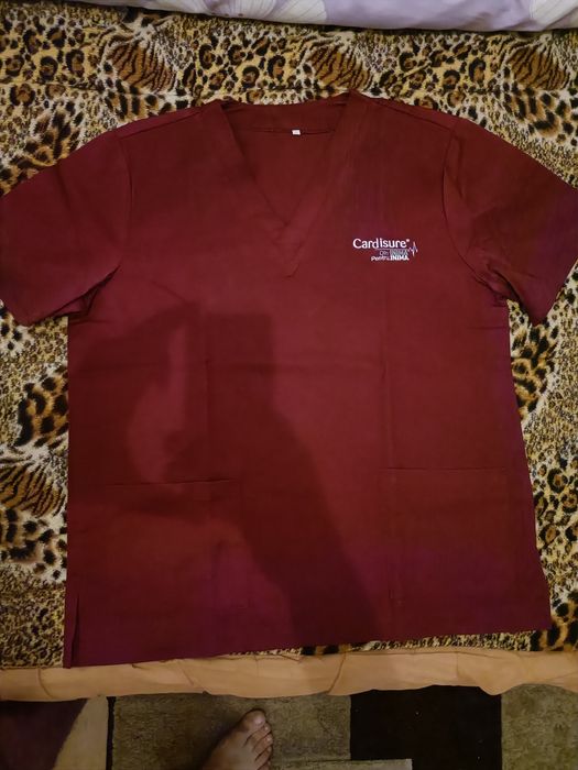 Bluze si pantaloni echipament cabinet veterinar