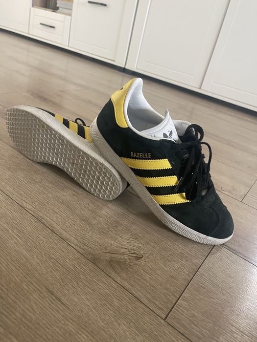 papuci adiddas gazelle culoare editie limitata