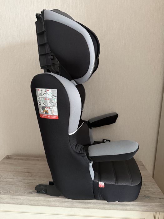 Автомобильное кресло