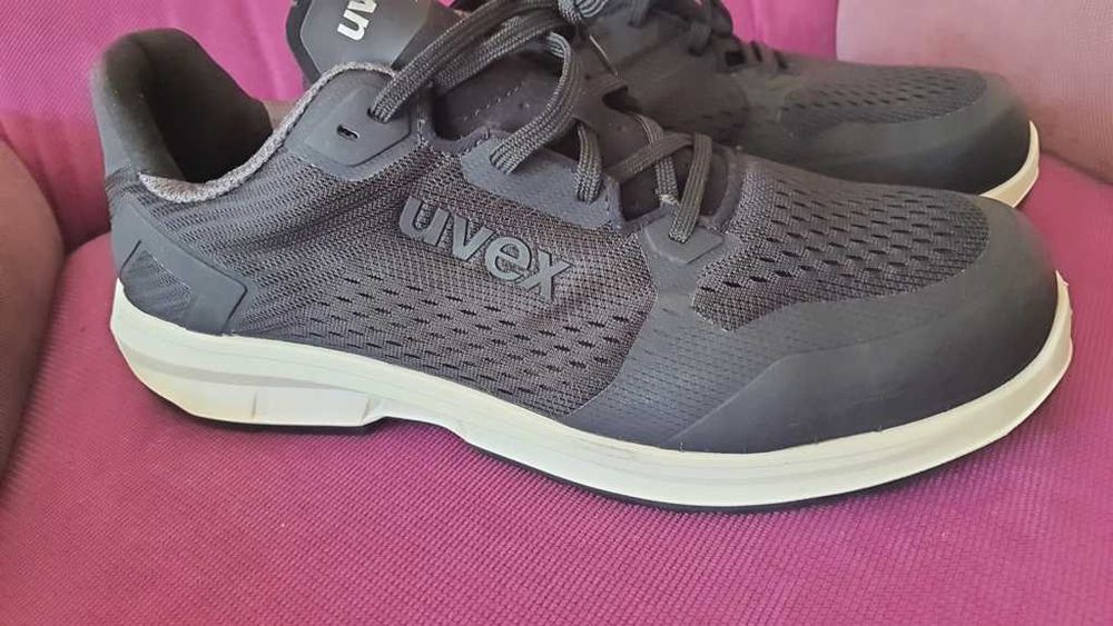Pantofi UVEX S1 SRC ESD marimea 44