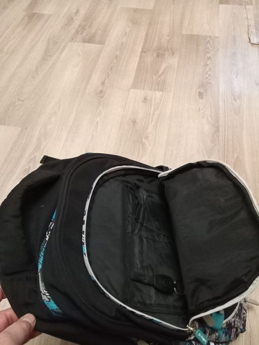 Продам рюкзак школьный.