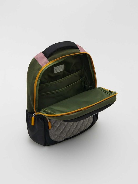 Нова ученическа раница Reserved